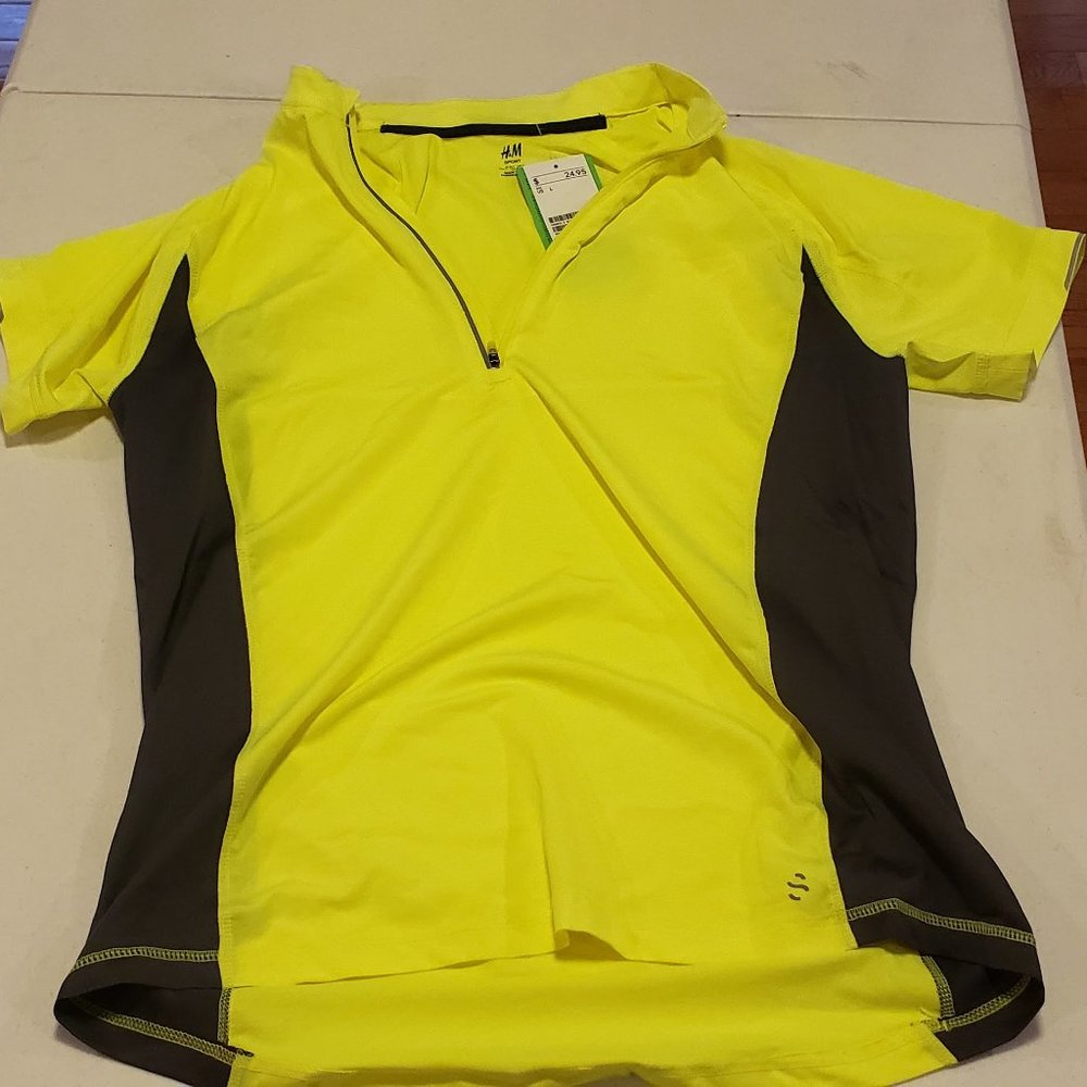 H&M men athletic shirt large